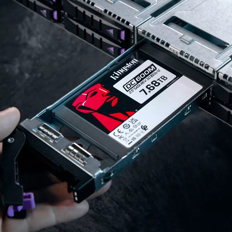 SSD-Festplatte Kingston Technology 7680G 7,68 TB 2,5 Zoll SATA SEDC600M/7680G