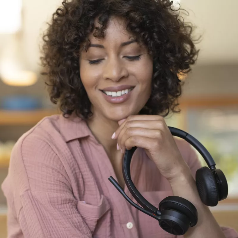 HP Poly Voyager 4320 UC Stereo USB-A Headset +BT700 USB-A Adapter +Ladestation