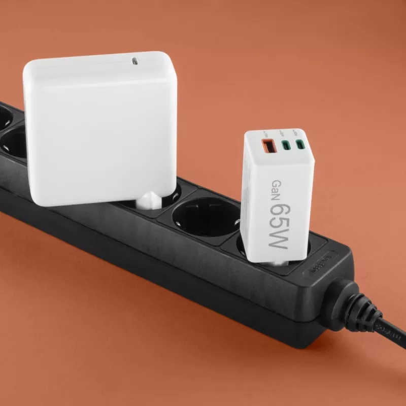 Hama 00201996 mobiles Ladegerät Smartphone Weiß AC Schnellladung Indoor, Outdoor