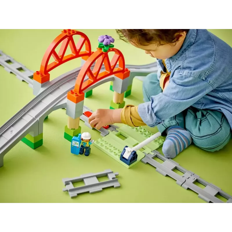 LEGO DUPLO Eisenbahnbrücke und Schienen Erweiterungsset 10426 – DUPLO Eisenbahnbrücke und gebogene Schienen für Kleinkinder