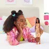 Barbie Fashionistas Puppe Nr. 233 im karierten Blumen-Midikleid, schwarzes Haar