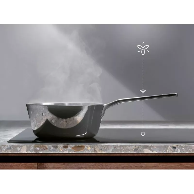 Induktionskochfeld Electrolux Serie 700 EIS82453, 4-Zonen 80 cm, schwarzes Glas, Touch- & Scrollbalken-Steuerung