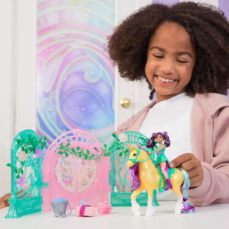 Unicorn Academy, Ava-Puppe & Farbwechsel-Blatt-Stall-Spielset, Ostergeschenk-Idee, 15 Zubehörteile, Puppen & Einhorn-Spielzeug für Mädchen ab 4 Jahren