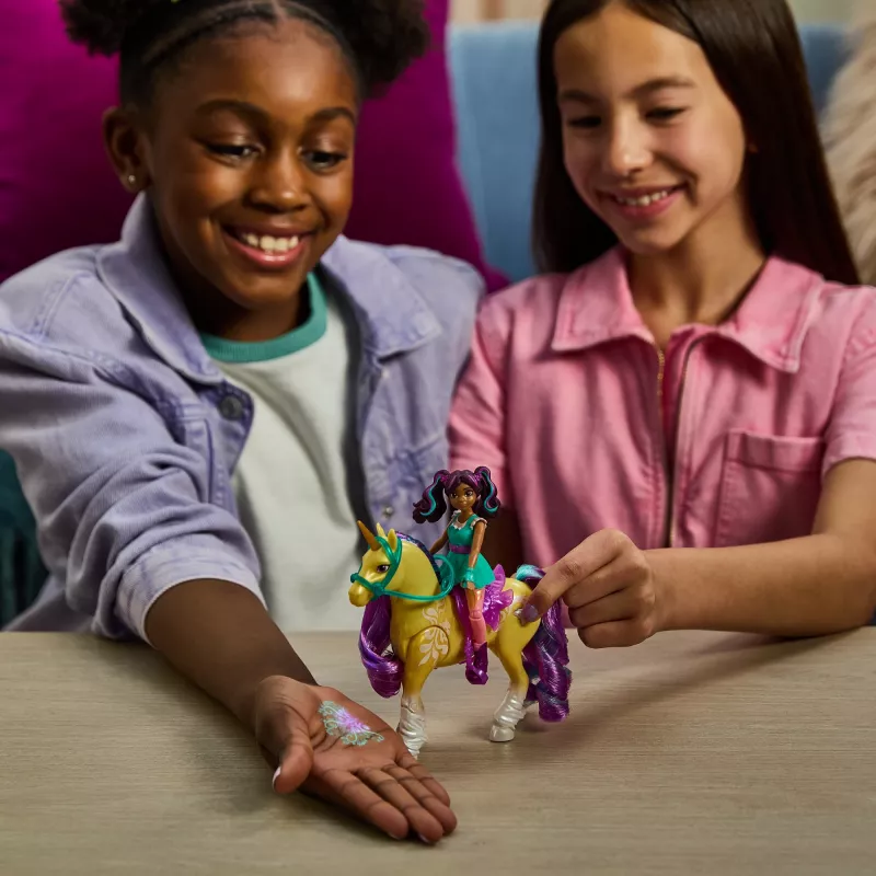 Unicorn Academy, Ava & Pflanzenzauberblatt mit Leuchteffekt, 2 Reitzubehörteile, Puppen & Einhornspielzeug für Mädchen ab 4 Jahren