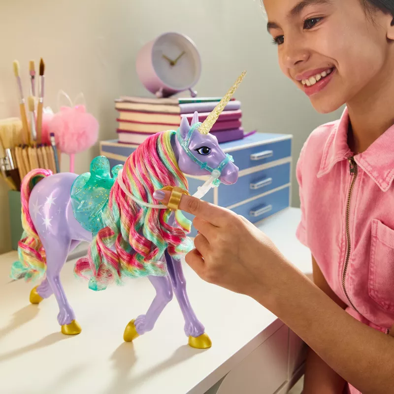 Spin Master Unicorn Academy Wildstar Einhornfigur 11 Zoll mit durchscheinendem Sattel und Zaumzeug, mehrfarbig, Kunststoff, für Kinder ab 4 Jahren