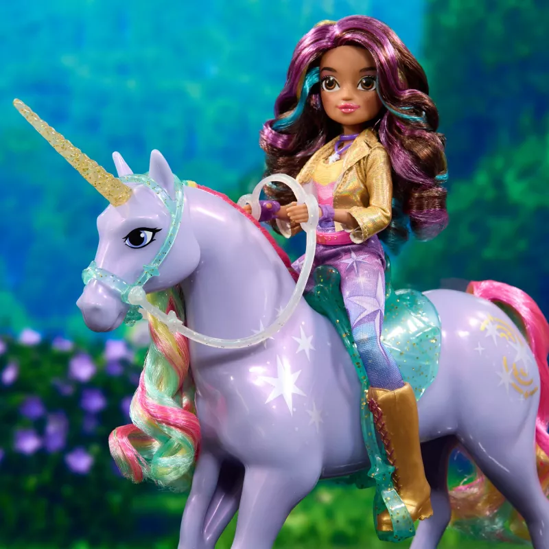 Spin Master Unicorn Academy Wildstar Einhornfigur 11 Zoll mit durchscheinendem Sattel und Zaumzeug, mehrfarbig, Kunststoff, für Kinder ab 4 Jahren