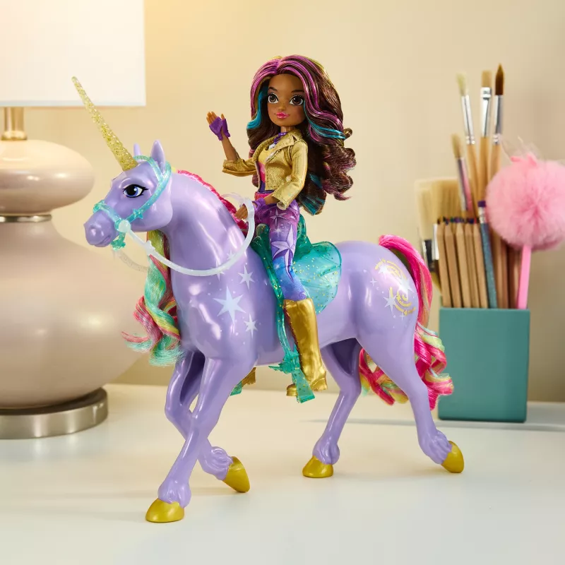 Spin Master Unicorn Academy Wildstar Einhornfigur 11 Zoll mit durchscheinendem Sattel und Zaumzeug, mehrfarbig, Kunststoff, für Kinder ab 4 Jahren