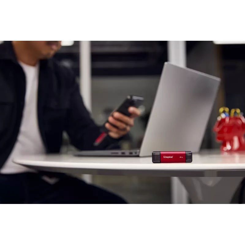 Externe SSD Kingston 2 TB Dual USB-A/USB-C, USB 3.2 Gen 2, Lesen 1050 MB/s, Schreiben 950 MB/s, Schwarz/Rot