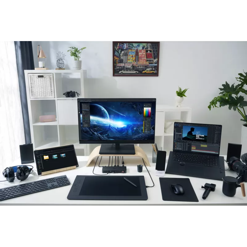 Dockingstation ASUS DC500 Thunderbolt 4 Triple 4K, 150W PD, 3 Displays, 2x HDMI 2.1, 2x USB‑A, 2x USB2.0, RJ‑45, MicroSD