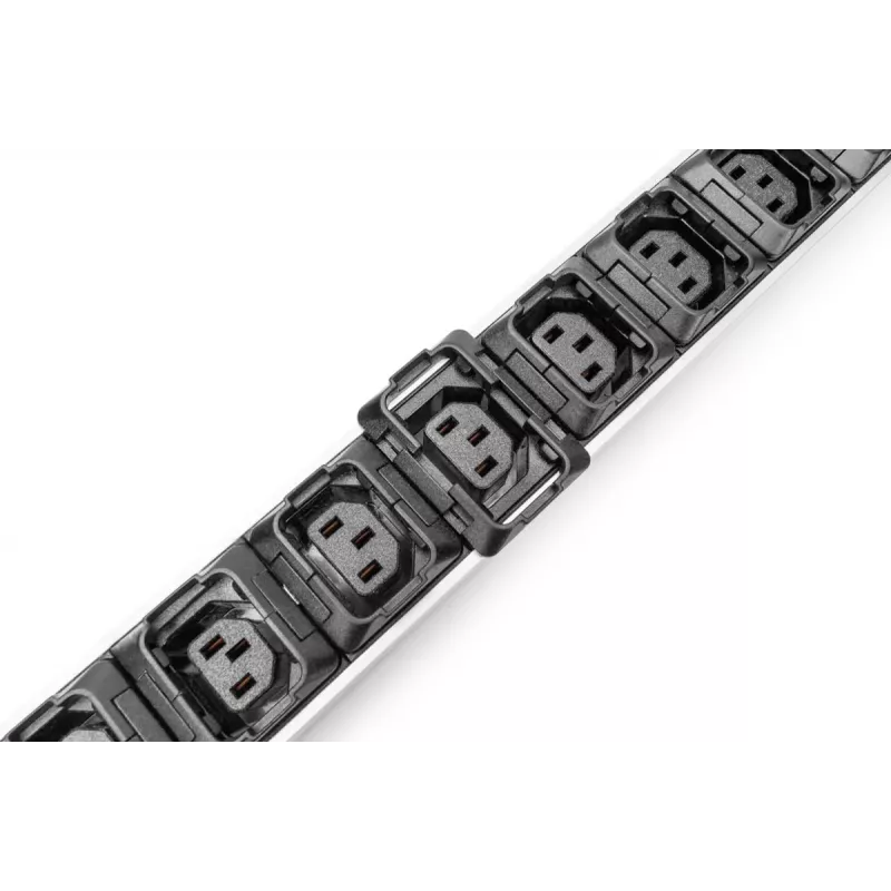 DIGITUS IT BASIC PDU. 3PH. 16A. 24 x C13. 3 x C19 Vertikal. 3m Kabel. IEC309 3Ph-16A Stecker