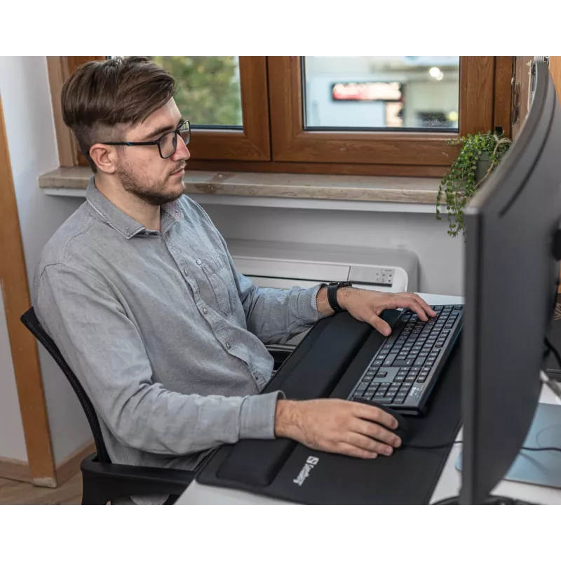 Sandberg Desk Pad Pro XXL, Schwarz, Einfarbig, Handgelenkauflage, Rutschfeste Unterseite, Gaming-Mauspad