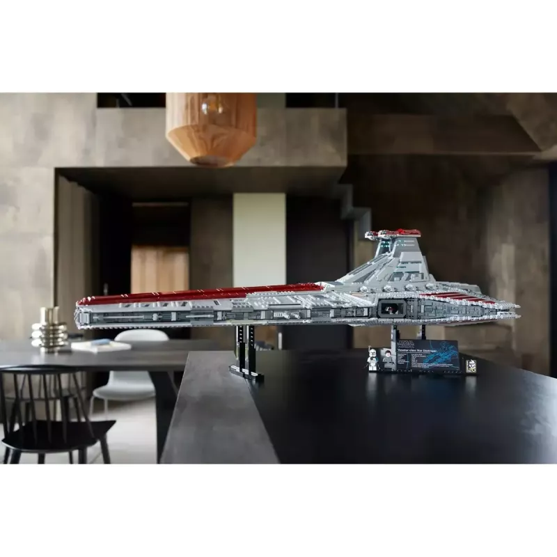 LEGO Star Wars Republic Venator Class Attack Cruiser 75367 — Bausatz, 5.374 Teile, 320 mm × 1.090 mm × 540 mm, 2 Minifiguren, Alter 18+