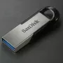 WESTERN DIGITAL SanDisk Ultra Flair - 16 GB USB-Stick - USB 3.0 - Schwarz / Silber