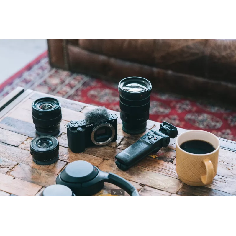 Sony α ZV-E10L MILC 24.2 MP CMOS 6000 x 4000 Pixel Schwarz