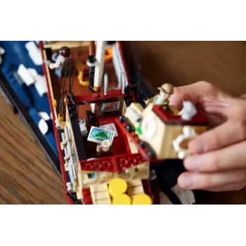 Konstruktionsspielzeug LEGO Ideas 21350 Jaws Set — 1497 Teile, 3 Minifiguren, Boot und ikonischer Hai, empfohlen ab 18 Jahren