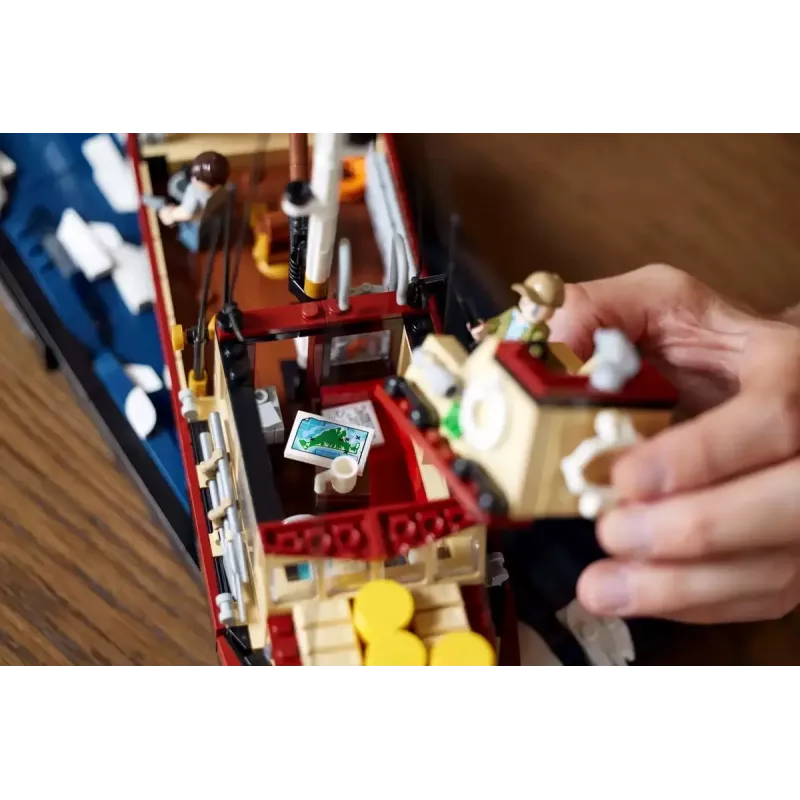 Konstruktionsspielzeug LEGO Ideas 21350 Jaws Set — 1497 Teile, 3 Minifiguren, Boot und ikonischer Hai, empfohlen ab 18 Jahren