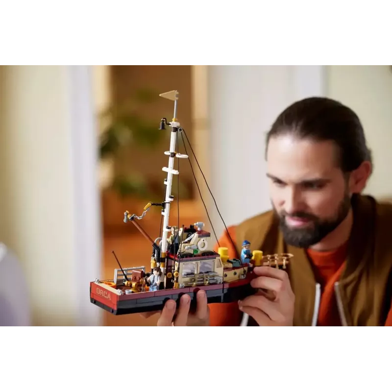 Konstruktionsspielzeug LEGO Ideas 21350 Jaws Set — 1497 Teile, 3 Minifiguren, Boot und ikonischer Hai, empfohlen ab 18 Jahren