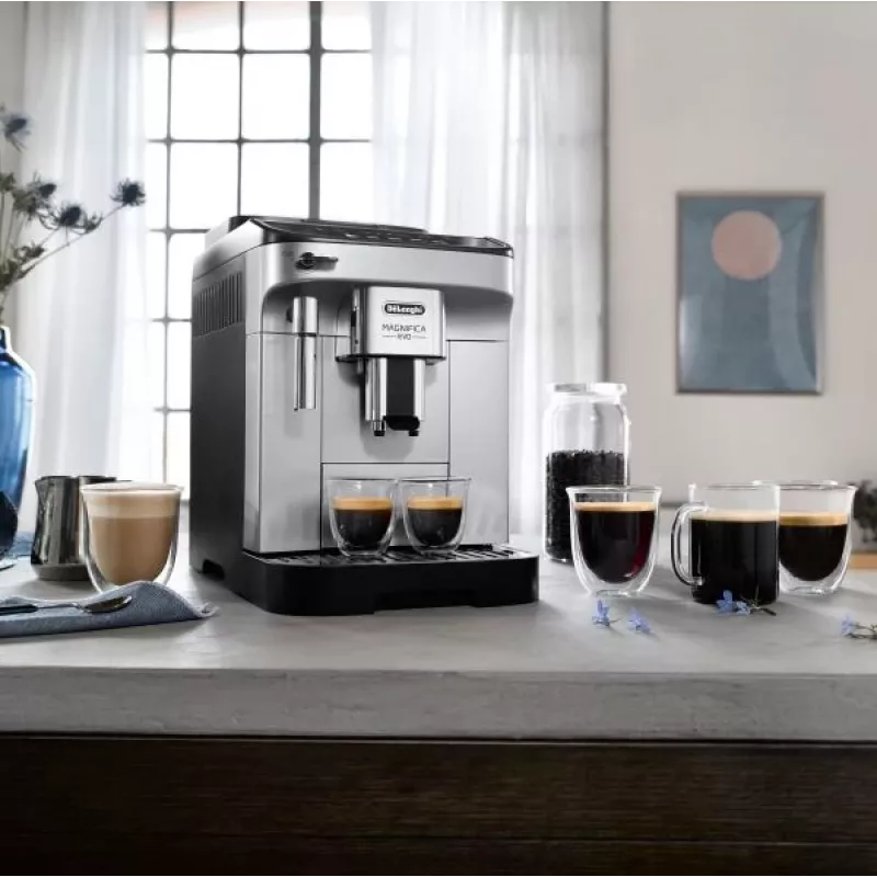 Kombi-Espressomaschine De’Longhi Magnifica ECAM290.31.SB — 1,8 L Wassertank, 250 g Bohnenbehälter, 15 bar, 2 Tassen
