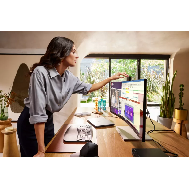 HP Series 7 Pro 34 Zoll WQHD Konferenzmonitor - 734pm, 86,4 cm (34 Zoll), 3440 x 1440 Pixel, Wide Quad HD, LCD, 5 ms, Schwarz, Silber