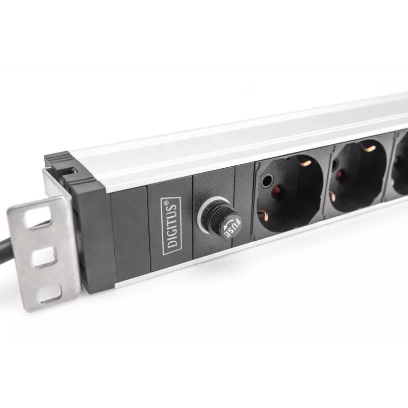 DIGITUS 1U Aluminium-PDU, 8x italienische Ausgänge, Vorsicherungs-10A-Stecker, 250VAC