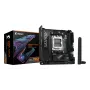 GIGABYTE B850I AORUS PRO Mainboard - AMD Ryzen 9000 Series CPUs, 8+2+1 Phasen Digital VRM, bis zu 8400MHz DDR5 (OC), 1xPCIe 5.0 + 1xPCIe 4.0 M.2, 2.5LAN, WIFI 7, USB 3.2 Gen 2
