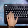 LOGITECH G213 Prodigy Gaming-Tastatur USB - Azerty Belgisch