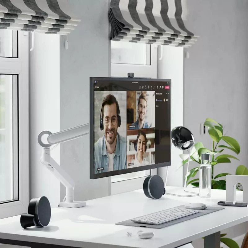 ALOGIC Desktop Monitor - Clarity Max Touch - 32in TouchScreen - 3840x2160 (4K UHD) mit USB-C Power Delivery und Webcam