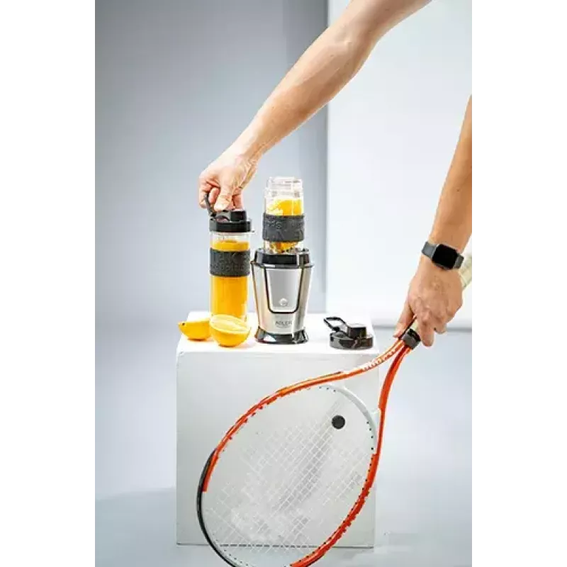 Sport-Mixer Adler AD 4081 — tragbarer Personal Mixer, 800 W Spitze, 0,57 l Becher, Edelstahlmesser, 2 Flaschen