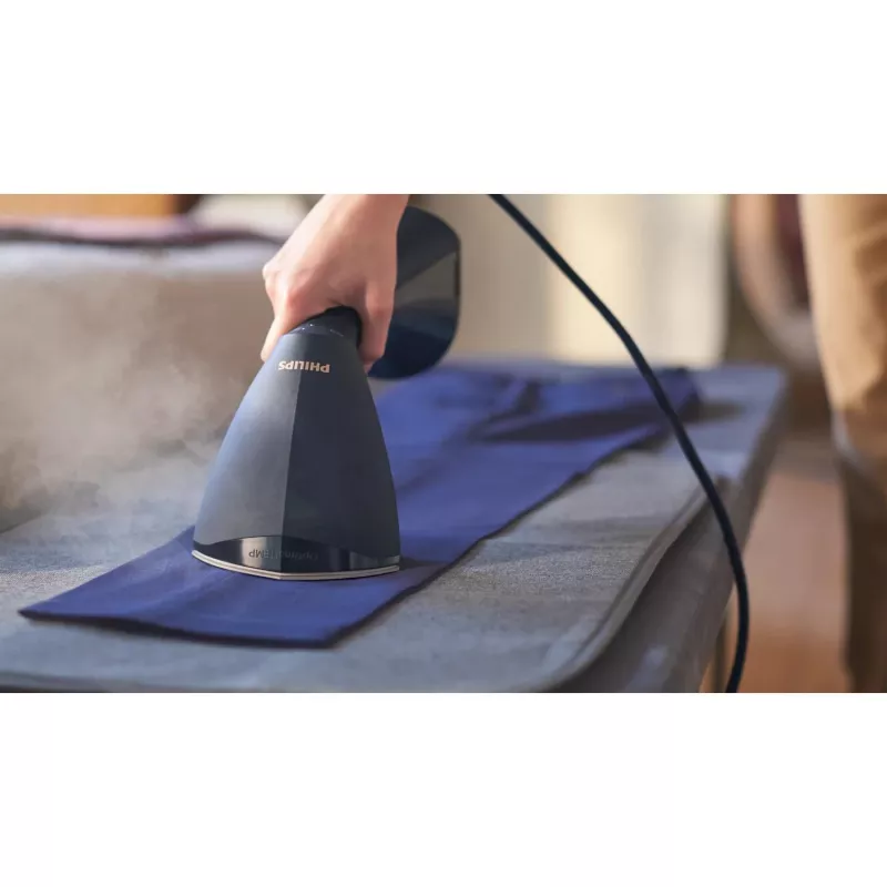 Kleiderdampfer Philips GC810/20 — 1600 W, 0,23 L Wassertank, 32 g/min Dauerdampf, Schwarz/Pink