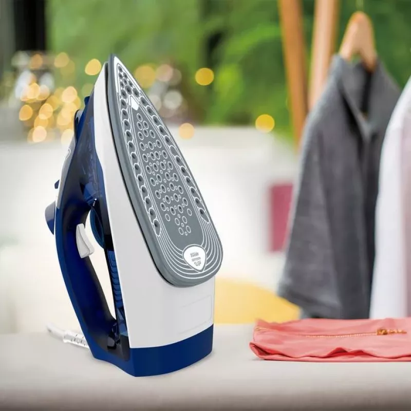 Tefal FV2838 Dry & Steam iron Cerilium soleplate 2400 W Blue, White