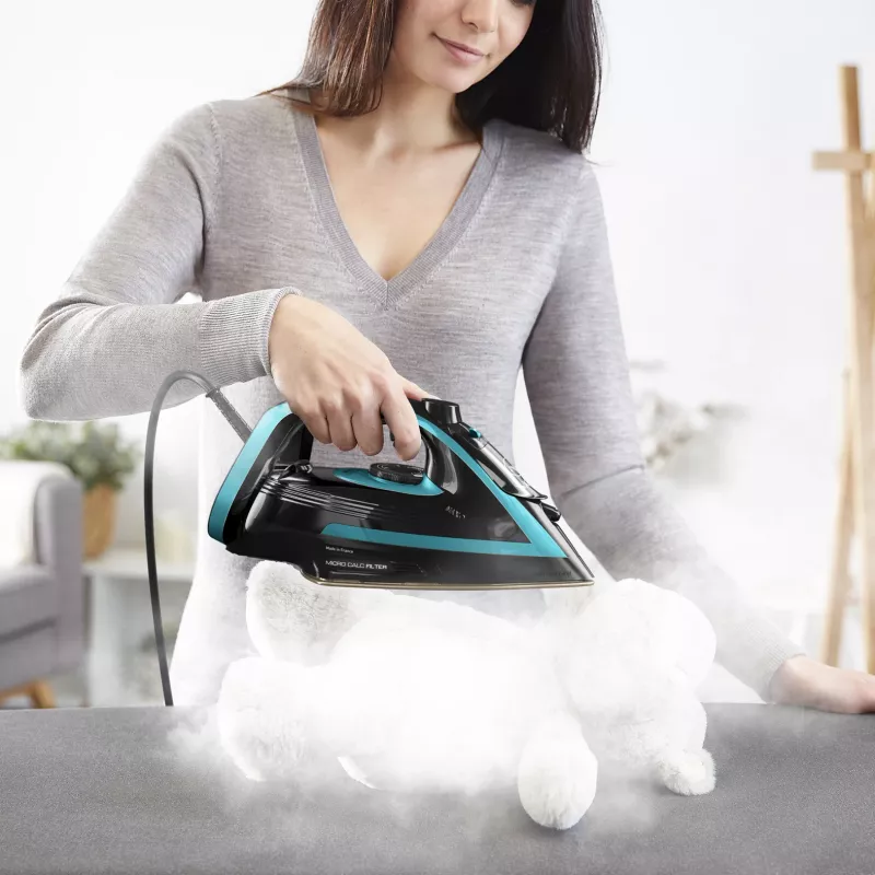 Tefal Puregliss FV8066 Dampfbügeleisen Durilium AirGlide Autoclean-Bügelsohle 3000 W Schwarz, Blau
