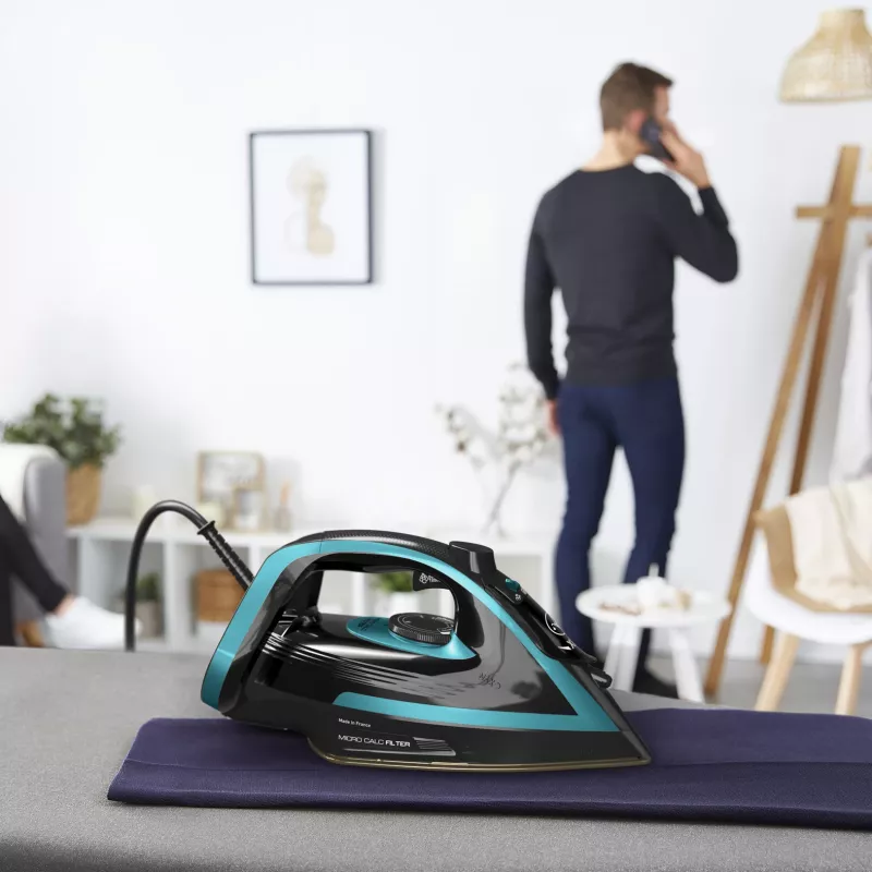 Tefal Puregliss FV8066 Dampfbügeleisen Durilium AirGlide Autoclean-Bügelsohle 3000 W Schwarz, Blau