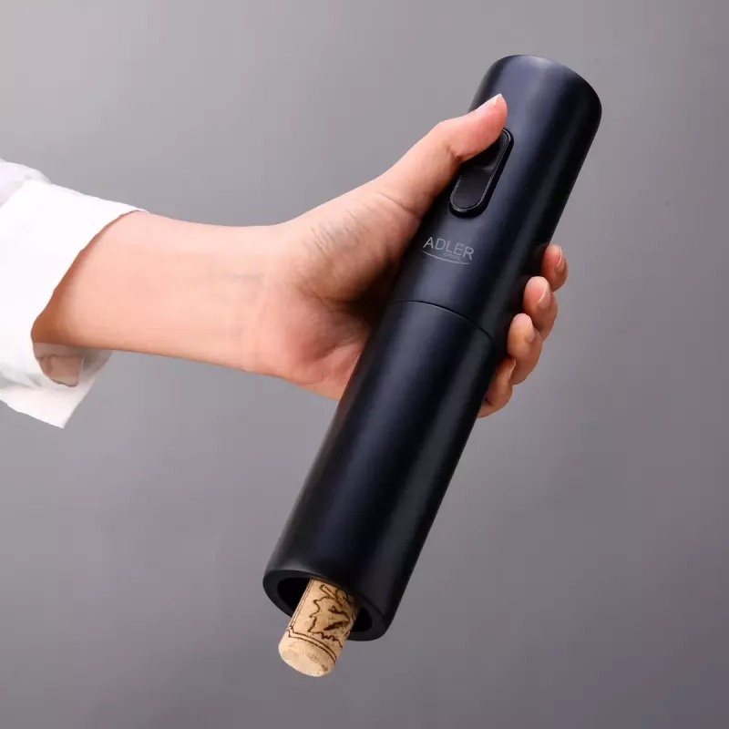 Elektrischer Weinöffner Adler AD 4509 — kabelloser batteriebetriebener Flaschenöffner, schwarz