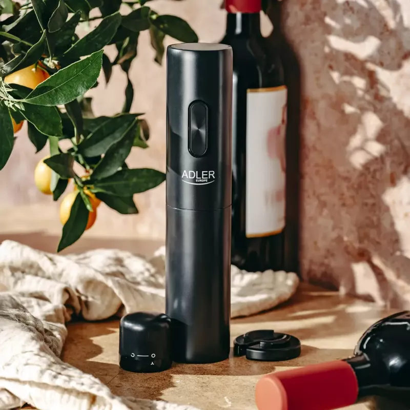 Elektrischer Weinöffner Adler AD 4509 — kabelloser batteriebetriebener Flaschenöffner, schwarz