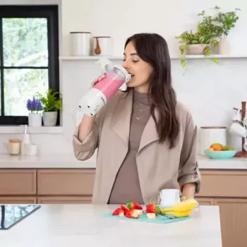 Sport-Mixer NUTRIBULLET Portable 0,475 l Weiß mit Tritan-Behälter und Edelstahlmessern, batteriebetrieben