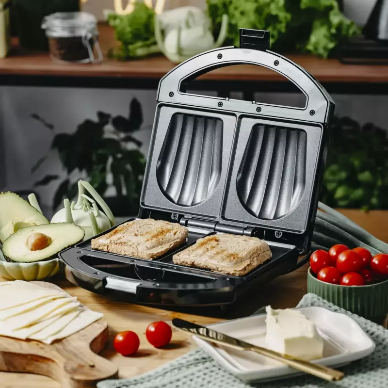 Sandwichmaker Adler AD 3069 – kompakte Tisch-Sandwichpresse, 750 W, 2 Sandwiches, schwarz