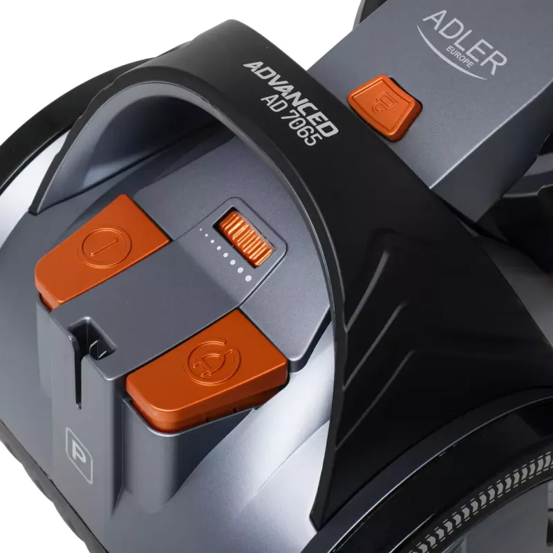 Beutelloser Staubsauger Adler AD 7065 — 700 W, 1,6 L Staubbehälter, HEPA, 9 m Radius, Schwarz/Rot