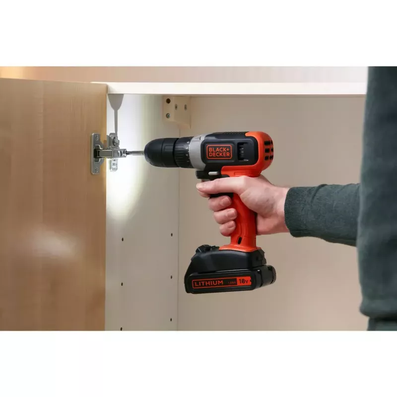 Akkuschrauber Schwarz & Decker BCD001C1, 18 V, Li‑Ion 1,5 Ah, orange/schwarz