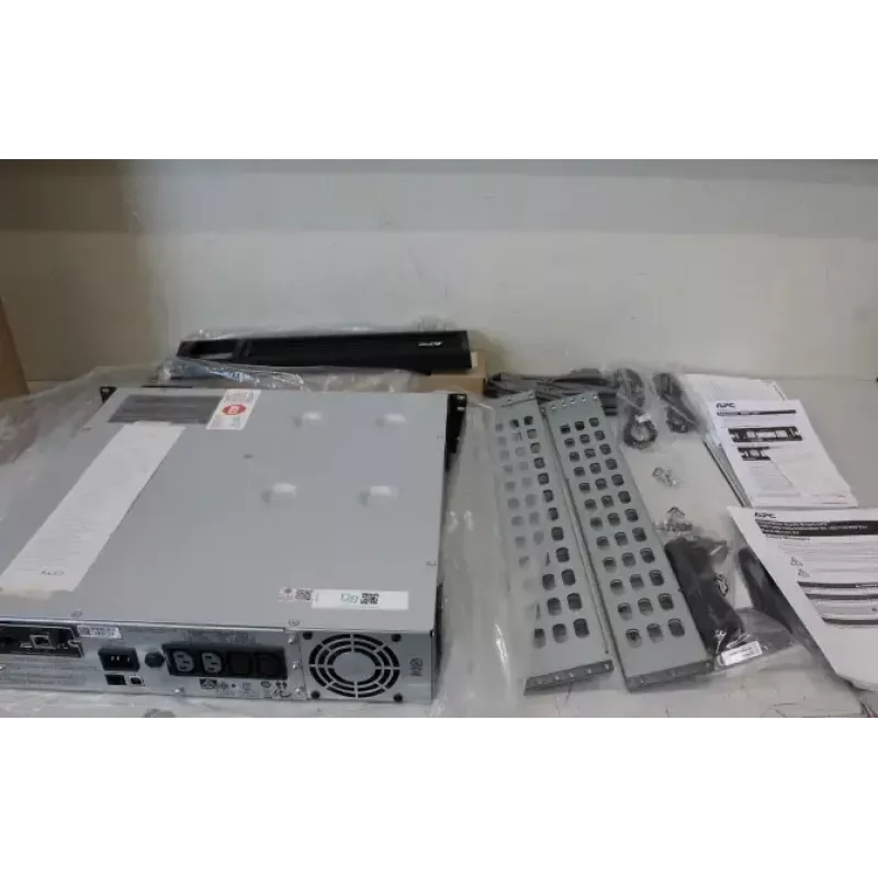 UPS Schneider Electric SMT1500RMI2UNC 1500VA Rackmount 2U mit 4× IEC C13 Ausgängen