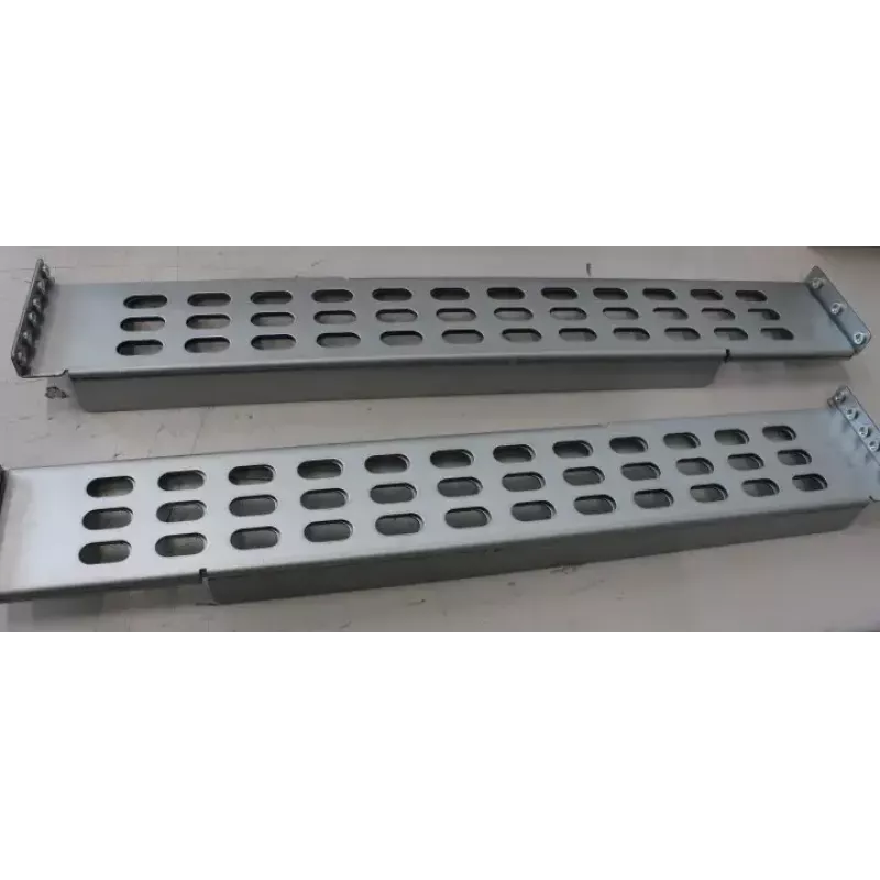 UPS Schneider Electric SMT1500RMI2UNC 1500VA Rackmount 2U mit 4× IEC C13 Ausgängen