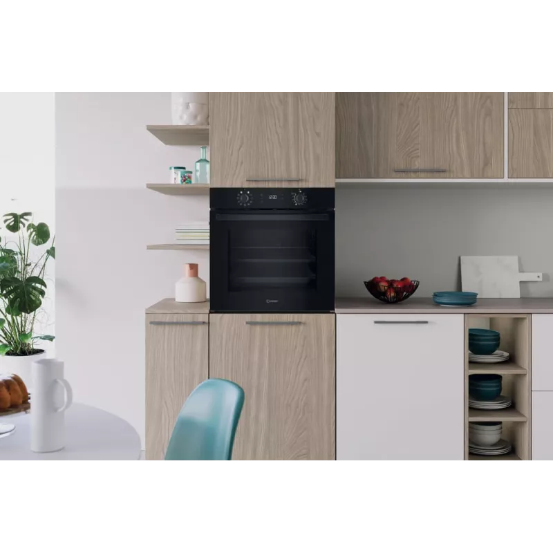 Einbau-Elektroherd INDESIT IO K58HS B — 71 L, Hydrolytische Reinigung, Konvektion, Grill, Dampf