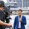 Handheld-Kondensatormikrofon RØDE Interview Pro — omnidirektional, 48 kHz/32-bit, 32 GB, kabellos, max. 200 m, schwarz