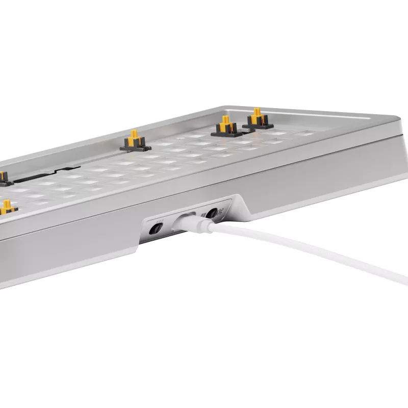Mechanische Tastatur GLORIOUS GMMK 3 PRO 65% Barebones kabelgebunden Silber — 65% USB RGB, 2 m Kabel