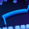 Gespiralkabel USB GLORIOUS GMMK Electric Blue — Abnehmbares Tastaturkabel, rechtwinklige Stecker