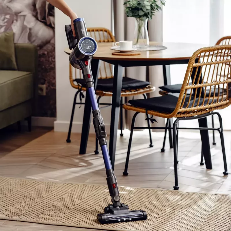 Akku-Staubsauger Adler AD 7061 Allergy-friendly PRO — 22,2-V-Akku, 30 Min. Laufzeit, 0,8 l beutelloser Staubbehälter, EPA12/HEPA13-Filterung, 350 W max., schwarz