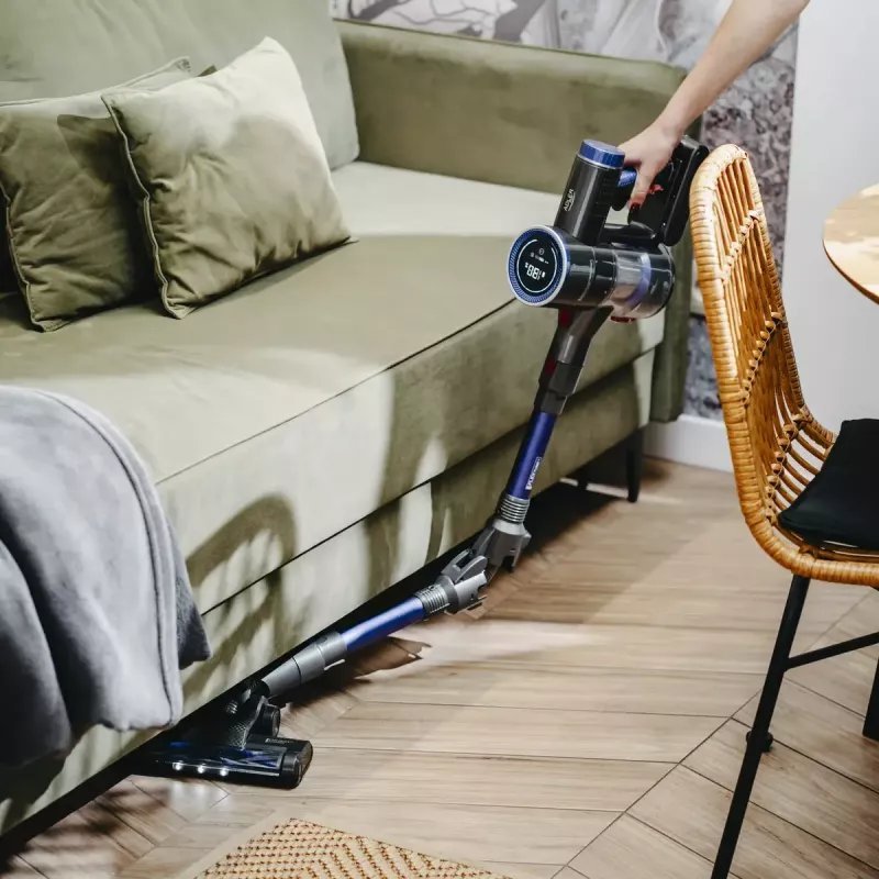 Akku-Staubsauger Adler AD 7061 Allergy-friendly PRO — 22,2-V-Akku, 30 Min. Laufzeit, 0,8 l beutelloser Staubbehälter, EPA12/HEPA13-Filterung, 350 W max., schwarz