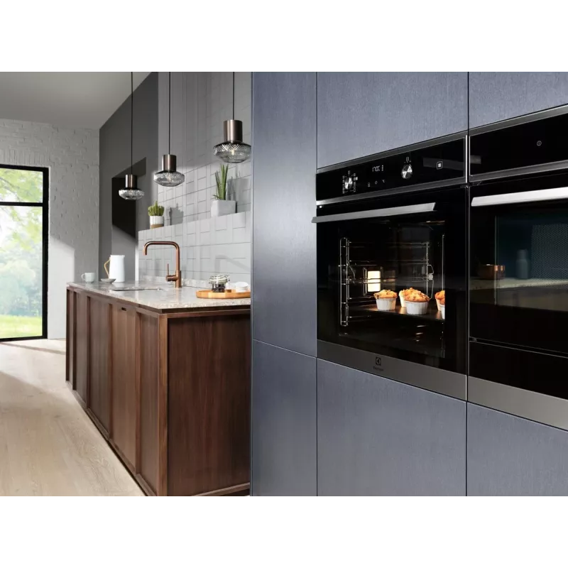 Einbau-Elektrobackofen Electrolux Serie 600 EOD5H70BZ, 65 L, 2750 W, schwarz, Drehregler, LED-Anzeige