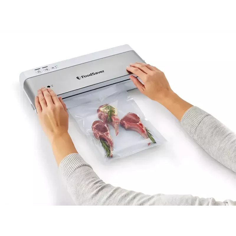 Vakuumiergerät FoodSaver VS0100X — Drehregler, inklusive Folienrolle und 4 Vakuumierbeutel, silber-weiß