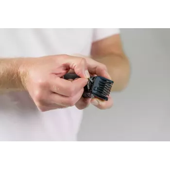Haarschneider Wahl Extreme Grip AC/Akku, kabellos, Li-Ion, 240 min Laufzeit, 12 Längeneinstellungen, Edelstahlklinge, Schnittbreite 3 cm, schwarz