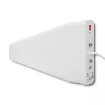 Outdoor 4G LTE Antenne QOLTEC 57021 — 18 dBi Gewinn, 600–2700 MHz, 50 Ω, 50 W, weißes Kunststoffgehäuse